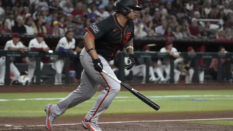 Rafael Devers sufre lesión de disco en la espalda lo que limita su producción con Gigantes